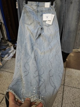 Джинсы