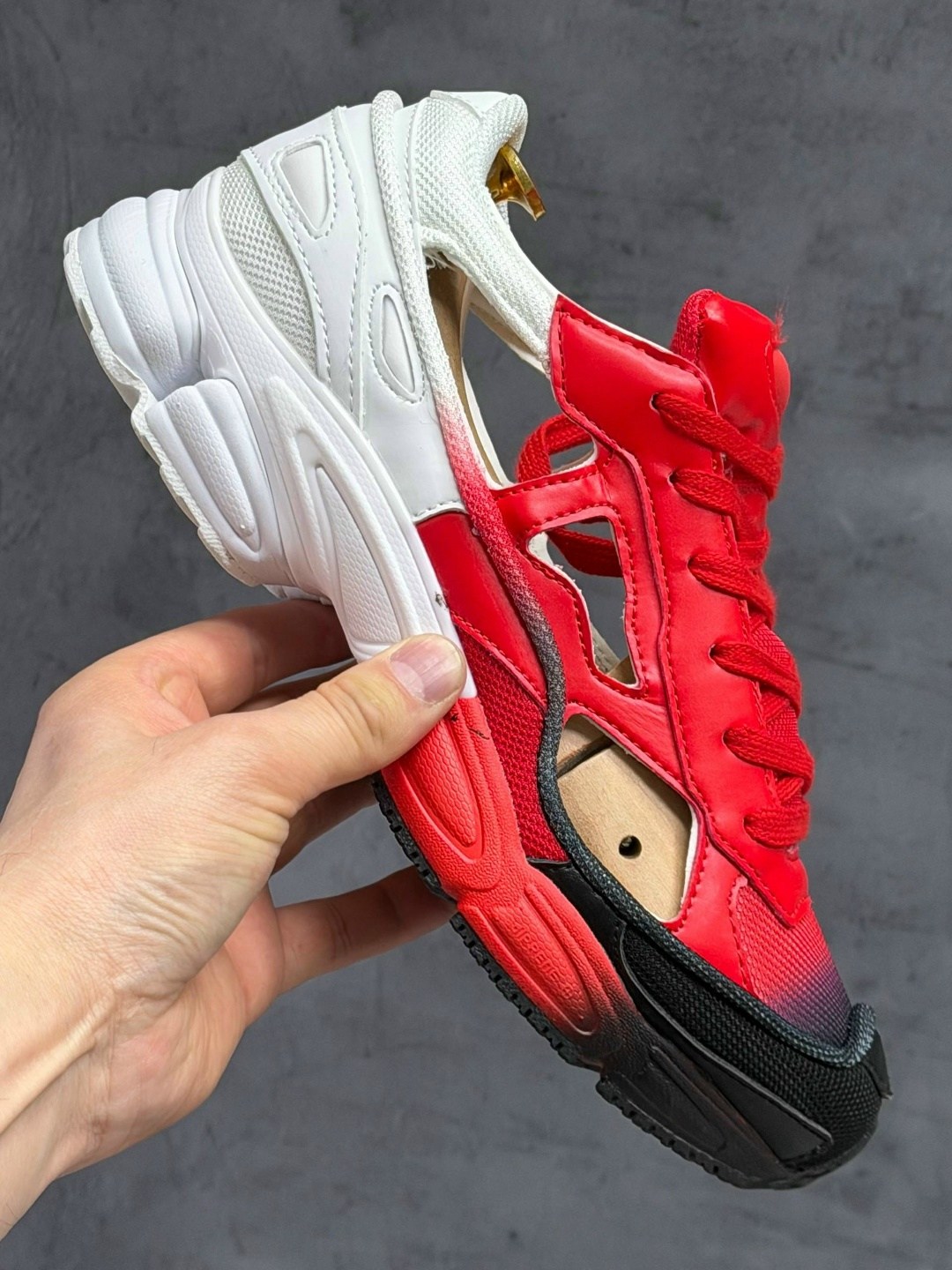 adidas raf simons ozweego,адидас раф симонс репликант,adidas x raf simons ozweego replicant,adidas raf simons x ozweego replicant red halo blue,кроссовки rs replicant ozweego adidas originals цвет кра