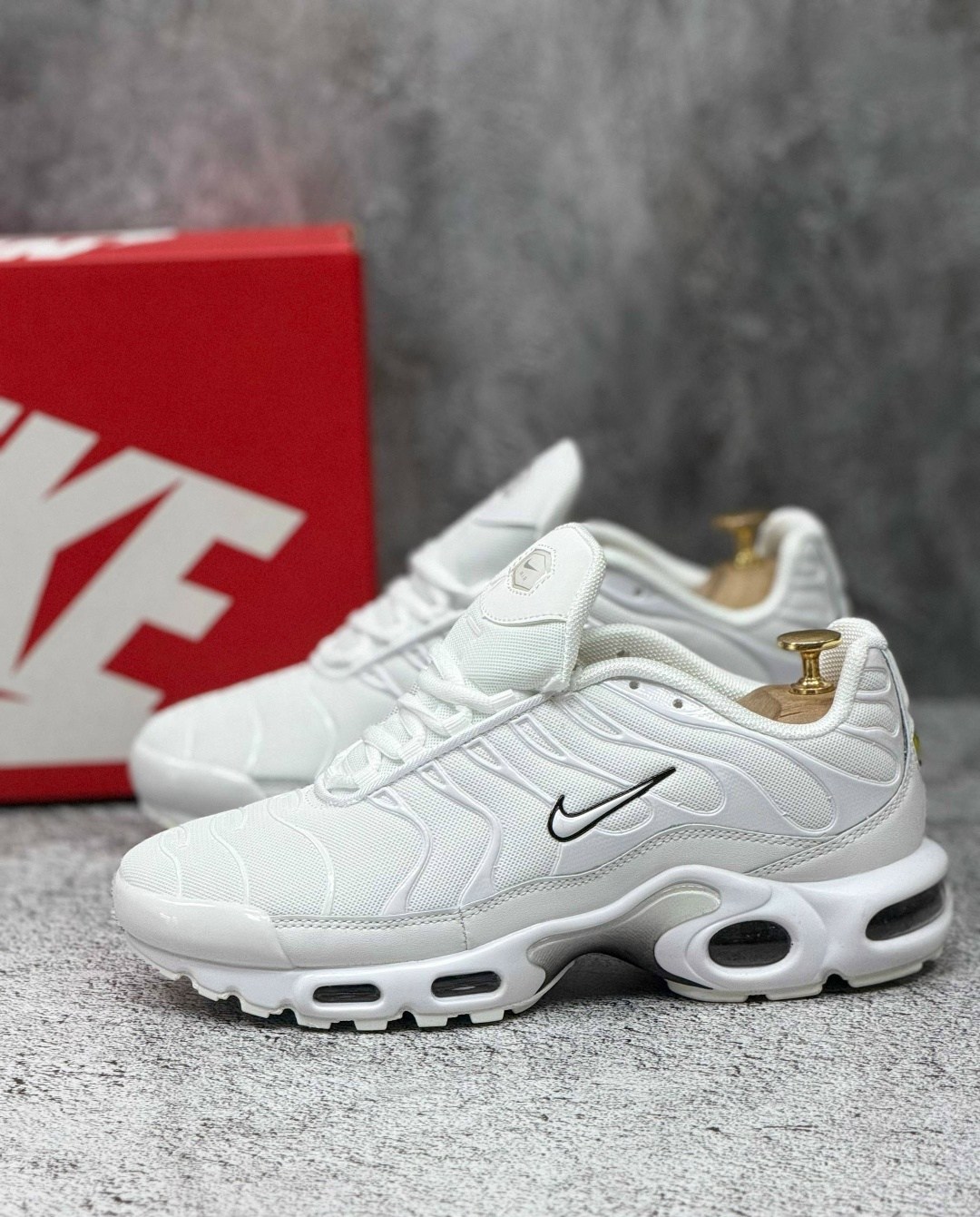 кроссовки nike air max tn plus,nike air max plus tn мужские кроссовки белые,мужские кроссовки nike air max tn plus,кроссовки мужские nike air max plus,nike air max plus tn white