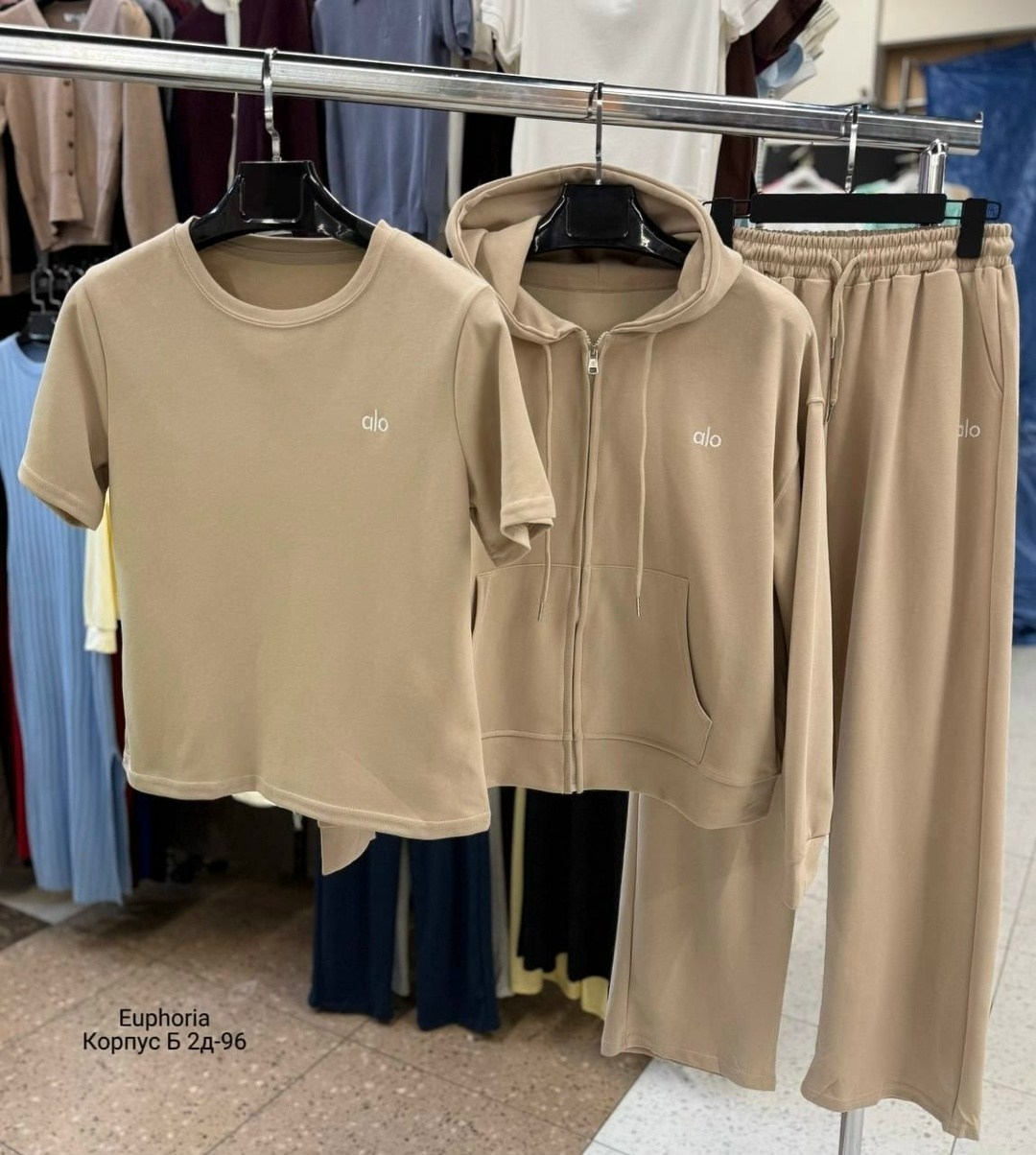 спортивный костюм с брюками на кулиске olli suits,спортивный костюм,женский костюм,велюровый костюм,брючный костюм