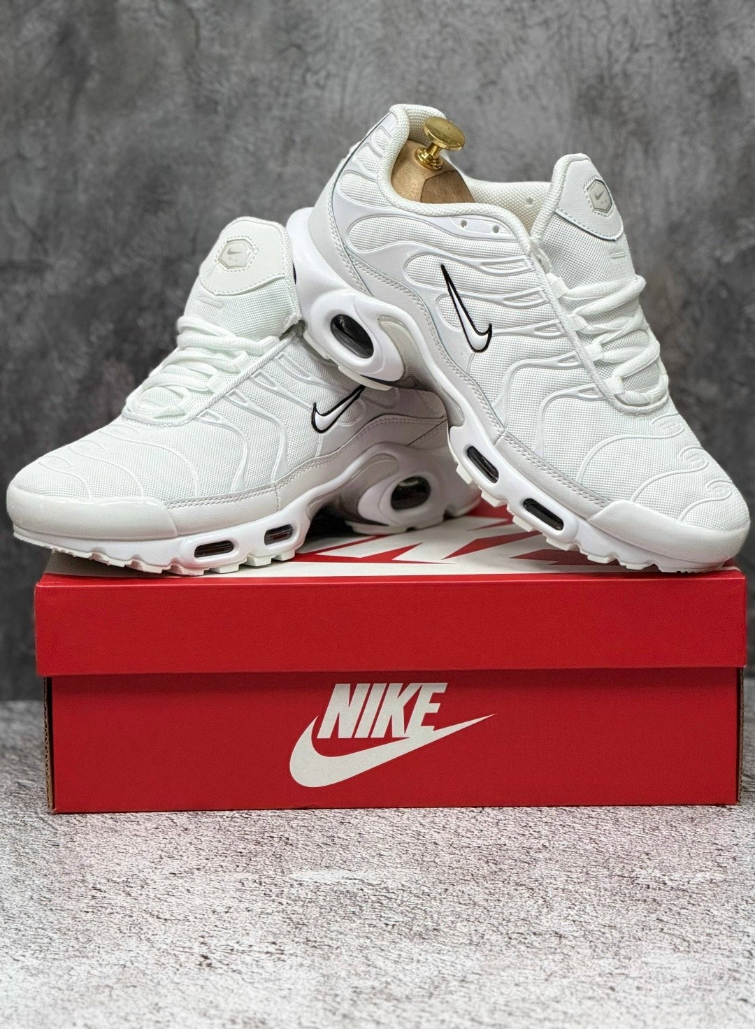 кроссовки nike air max tn plus,nike air max plus tn мужские кроссовки белые,мужские кроссовки nike air max tn plus,кроссовки мужские nike air max plus,nike air max plus tn white