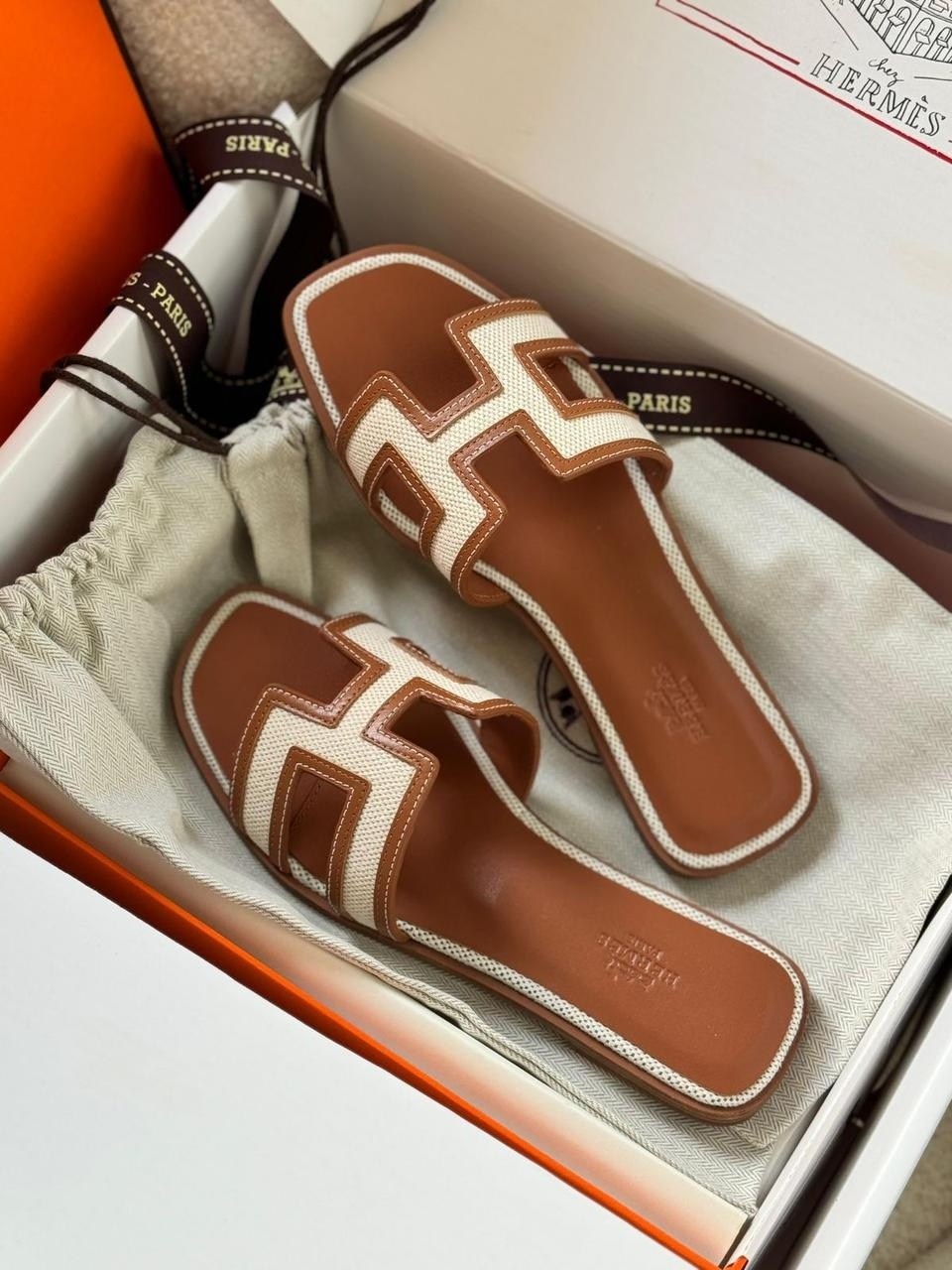 шлепки хермес оран оригинал,шлепанцы эрмес,шлепанцы hermes,шлепки hermes женские оригинал,hermes тапочки джулия