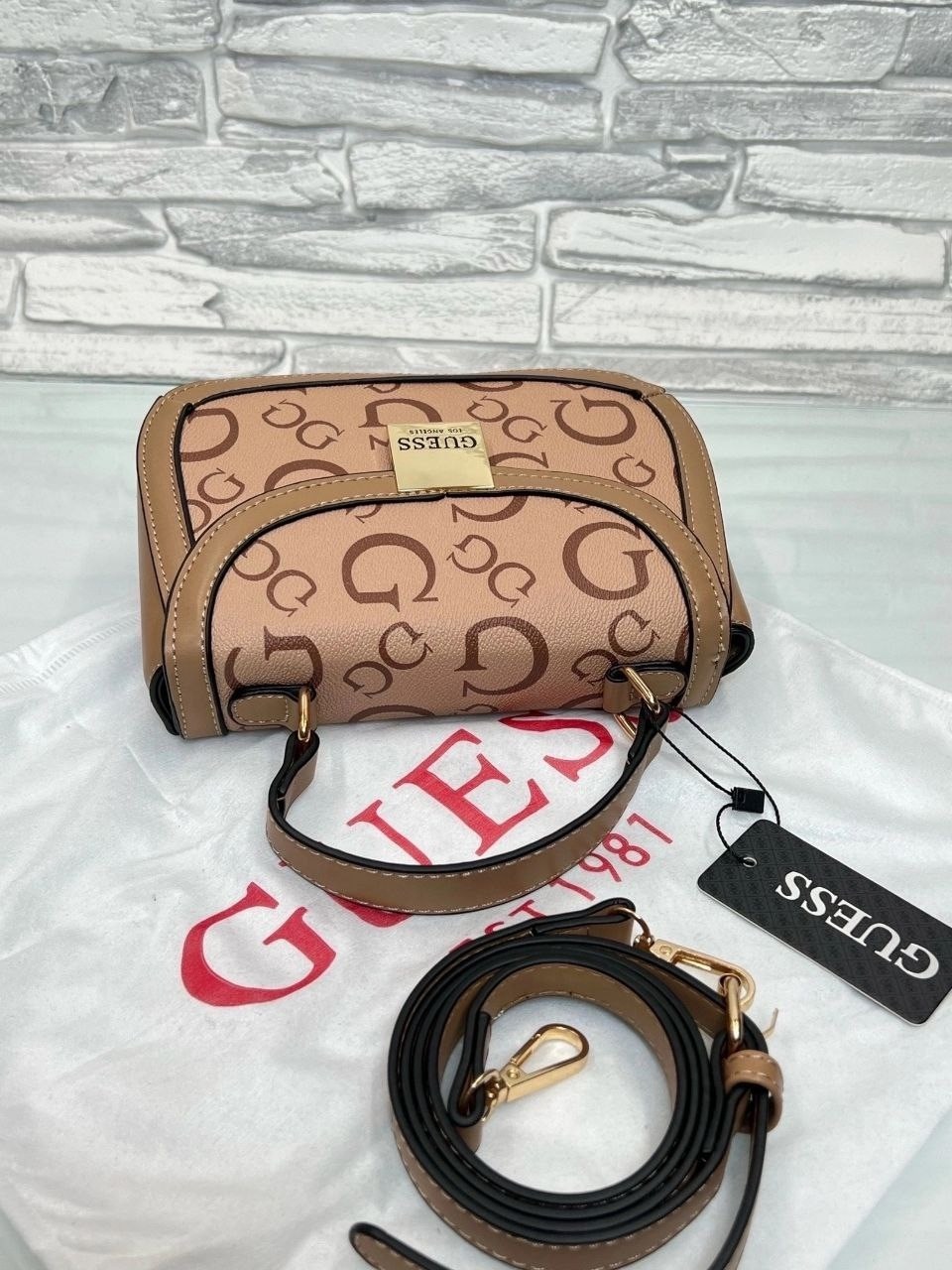 сумка женская guess,сумки на плечо guess,сумка guess,сумка guess женская оригинальная,сумка женская через плечо guess