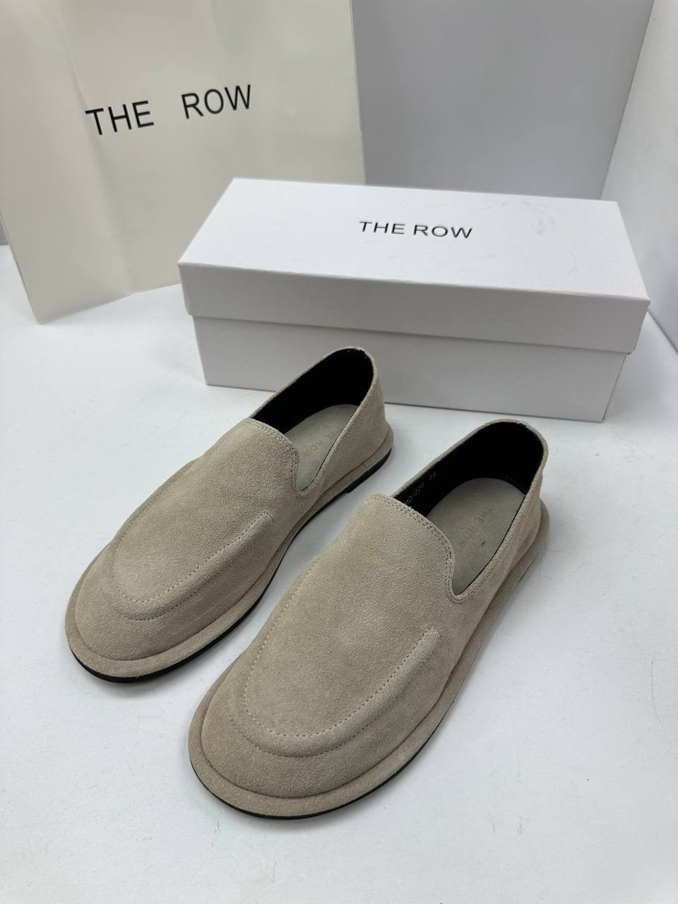 ,слипоны из натуральной замши the row,лоферы замшевый,лоферы loro piana,лоферы the row