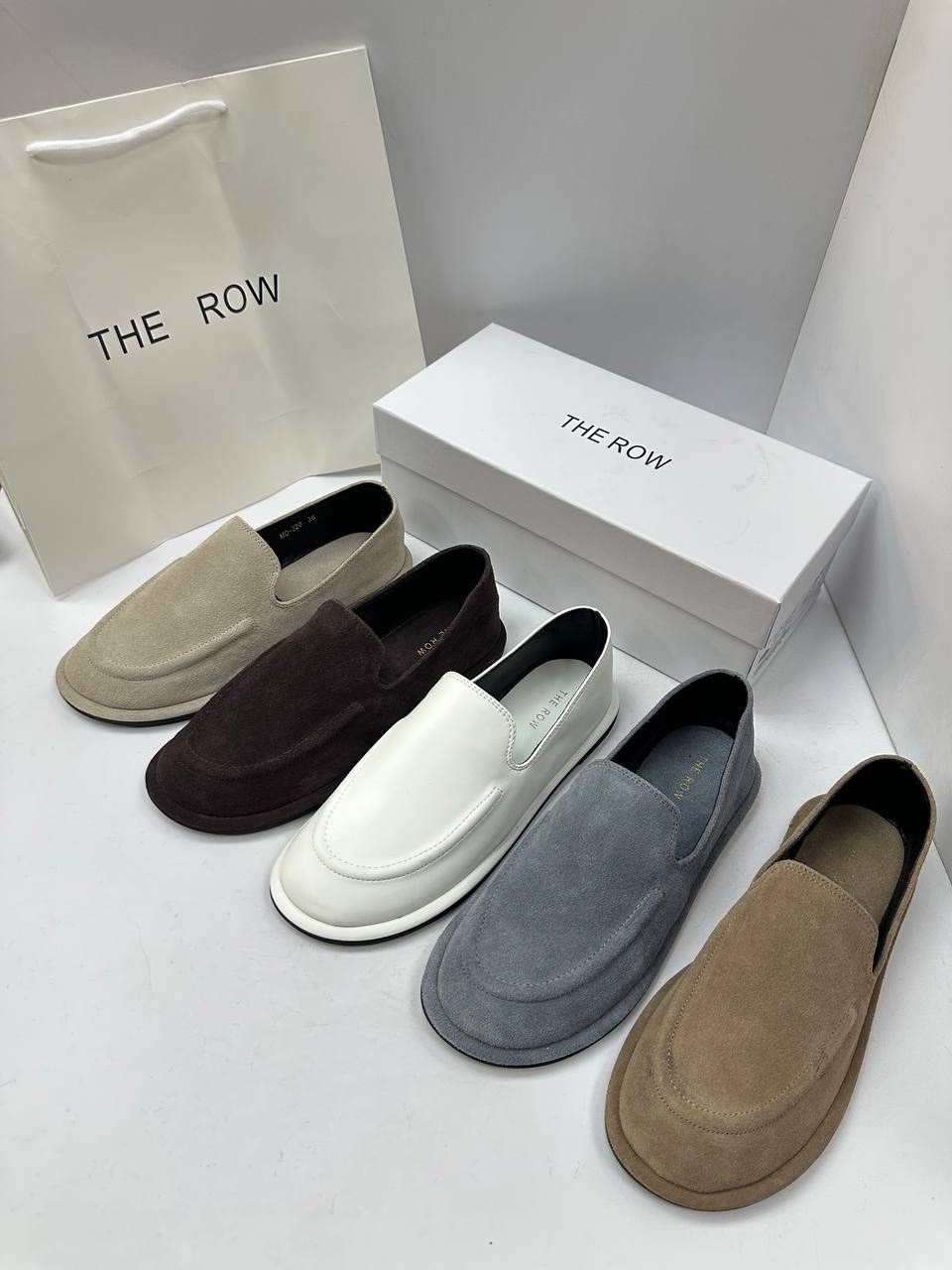 ,слипоны из натуральной замши the row,лоферы замшевый,лоферы loro piana,лоферы the row