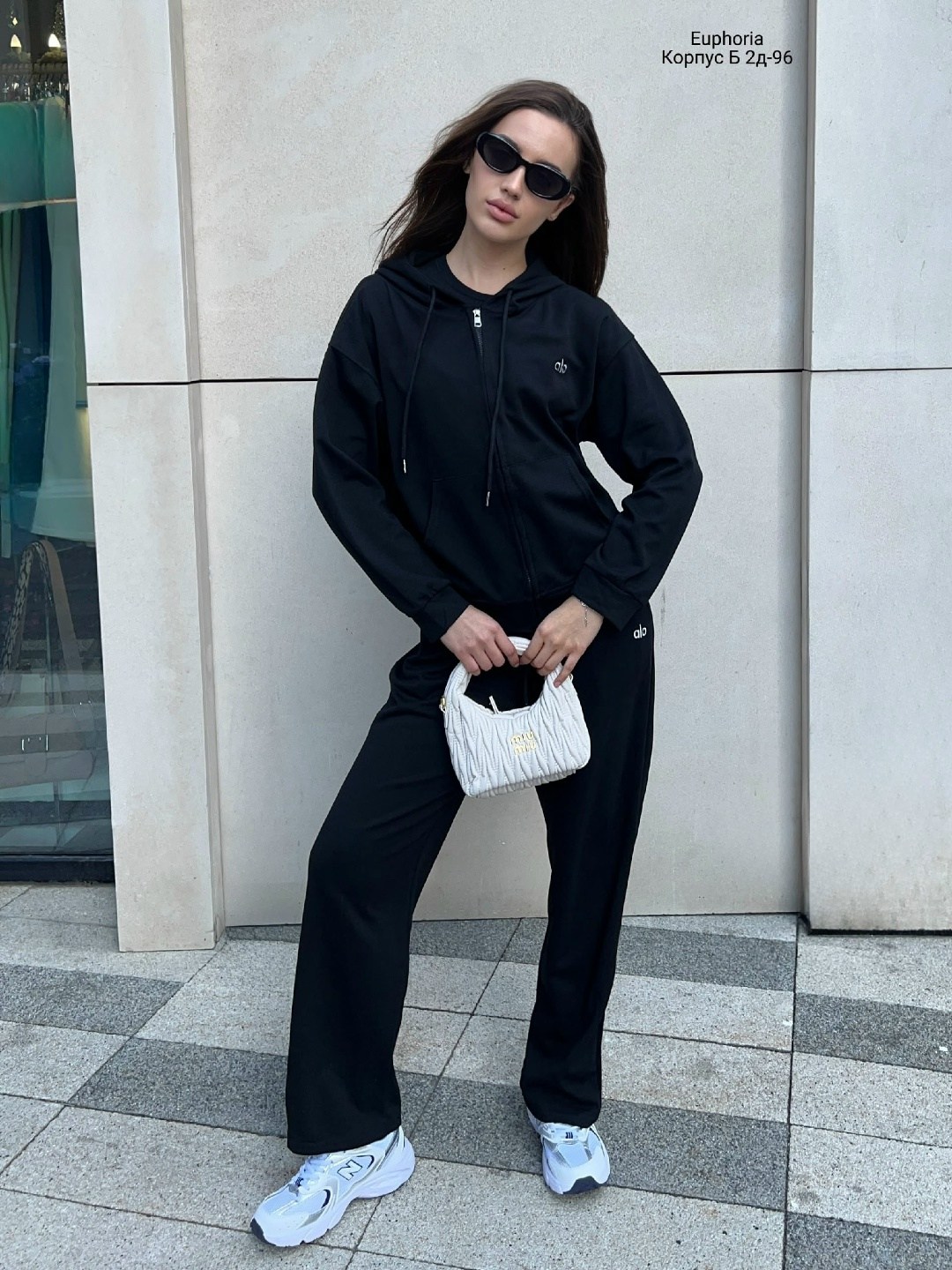 спортивный костюм с брюками на кулиске olli suits,спортивный костюм,женский костюм,велюровый костюм,брючный костюм