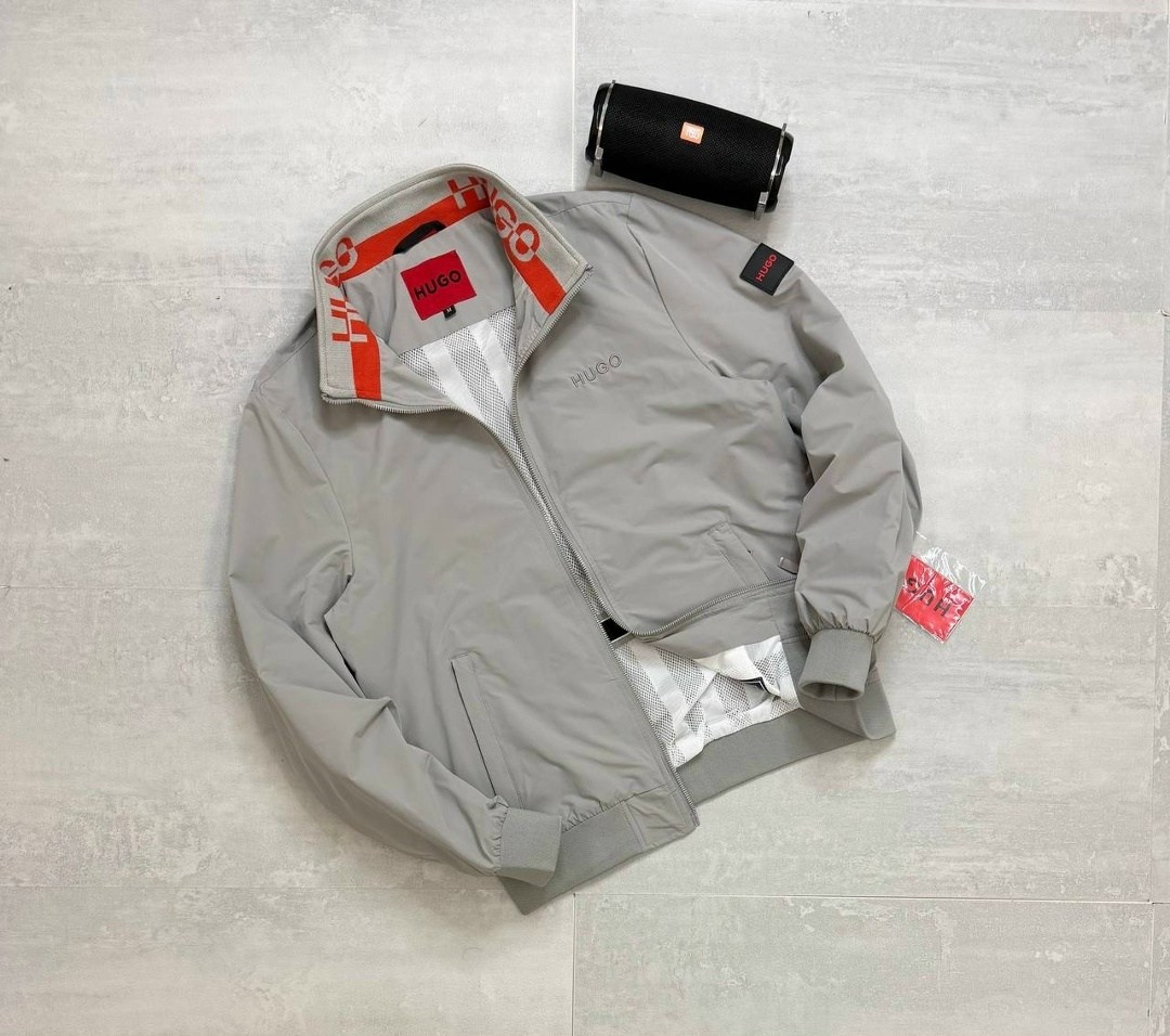 hugo boss куртка,мужская куртка hugo boss,hugo boss куртка демисезонная,бомбер хуго босс мужской,мужская ветровка hugo boss чёрного цвета