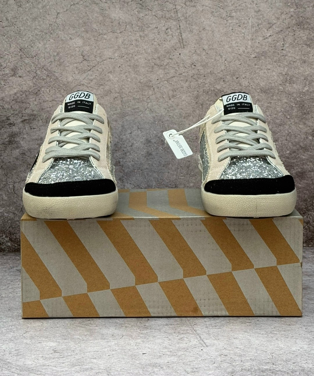 кеды golden goose,,golden goose кроссовки,кеды golden goose женские,кеды super-star с блестками golden goose черный
