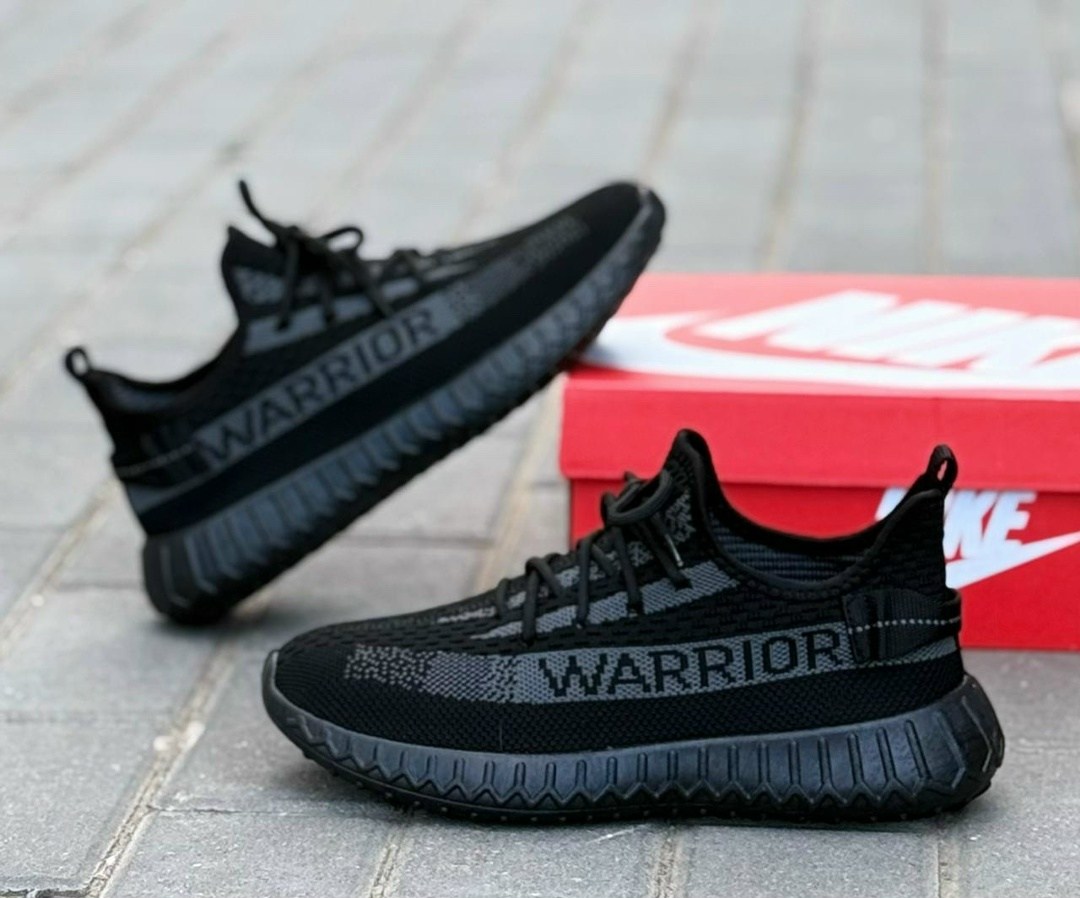 кроссовки adidas yeezy 350 boost v2 цвет черный,кроссовки,кроссовки изики мужские,мужские кроссовки,кроссовка мужской