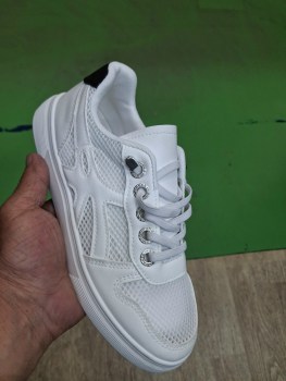 Кроссовки
