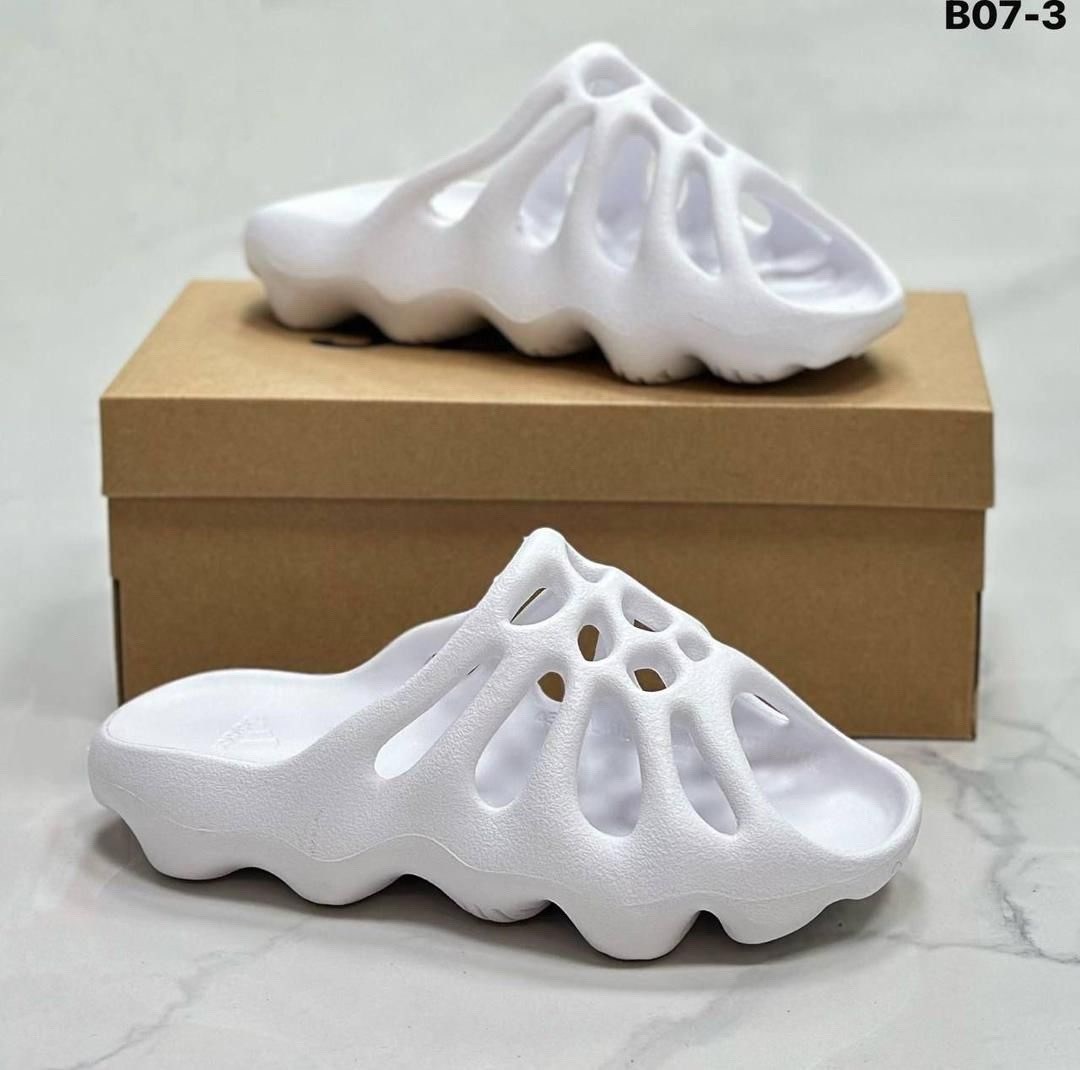 adidas yeezy foam runner stone sage,adidas yeezy foam runner,adidas yeezy 450 slide,adidas yeezy foam,adidas yeezy foam runner mx
