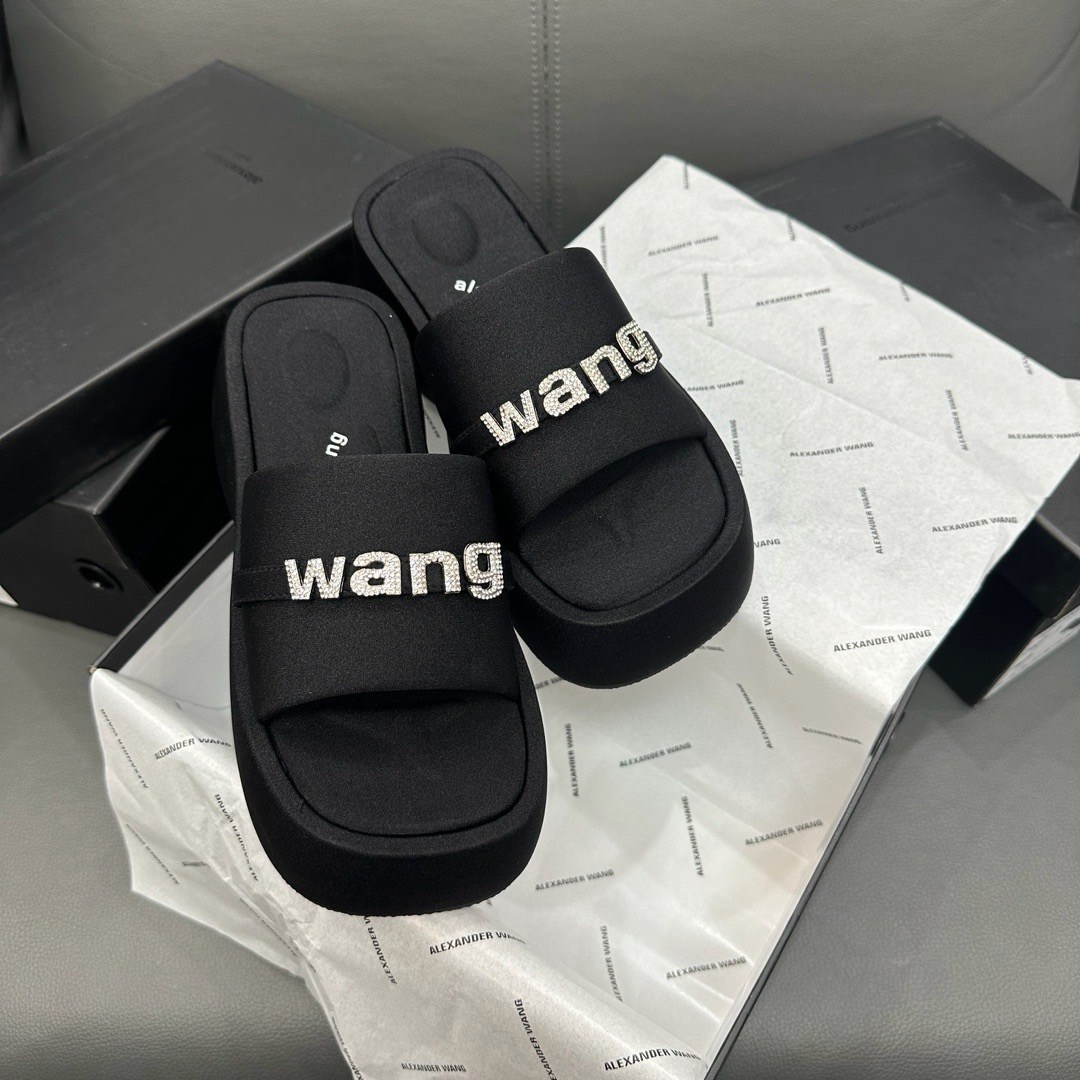 ,тапочки на толстой подошве,шлепанцы alexander wang,тапочки alexander wang,модные тапочки