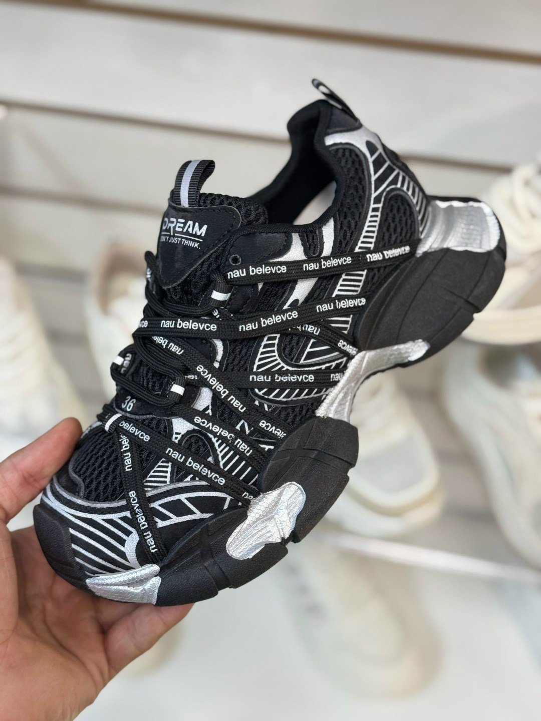 кроссовки женские balenciaga,женские кроссовки,кроссовки модные,кроссовки для женщин,повседневные кроссовки