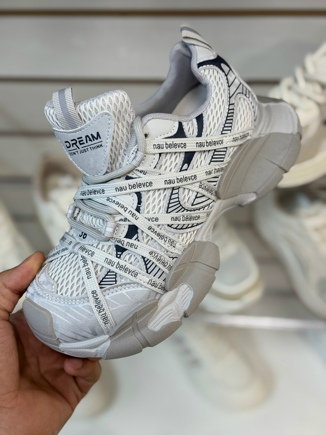 кроссовки женские balenciaga,женские кроссовки,кроссовки модные,кроссовки для женщин,повседневные кроссовки