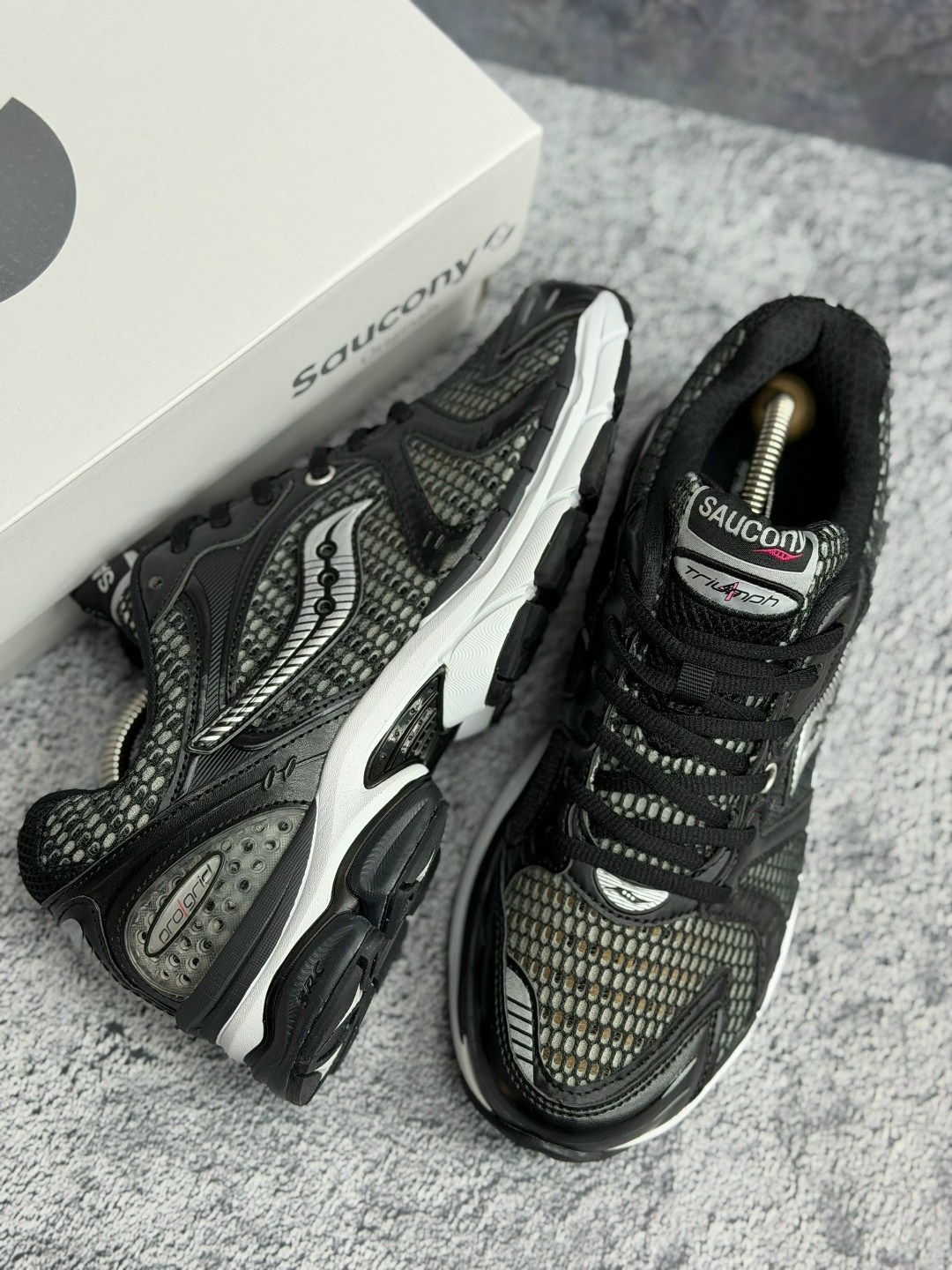saucony progrid triumph 4,кроссовки saucony progrid triumph 4,saucony кроссовки,saucony triumph,saucony originals