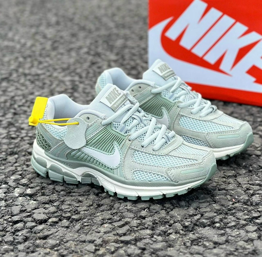 кроссовки мужские adidas,кроссовки adidas,кроссовки адидас,беговые кроссовки мужские adidas spiritain 2000 gore tex черные,оригинальные кроссовки