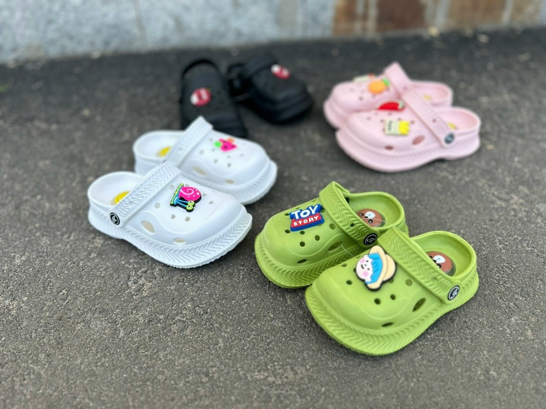,кроксы crocs чёрные,кроксы детские,шлепанцы детские,модные сандалии