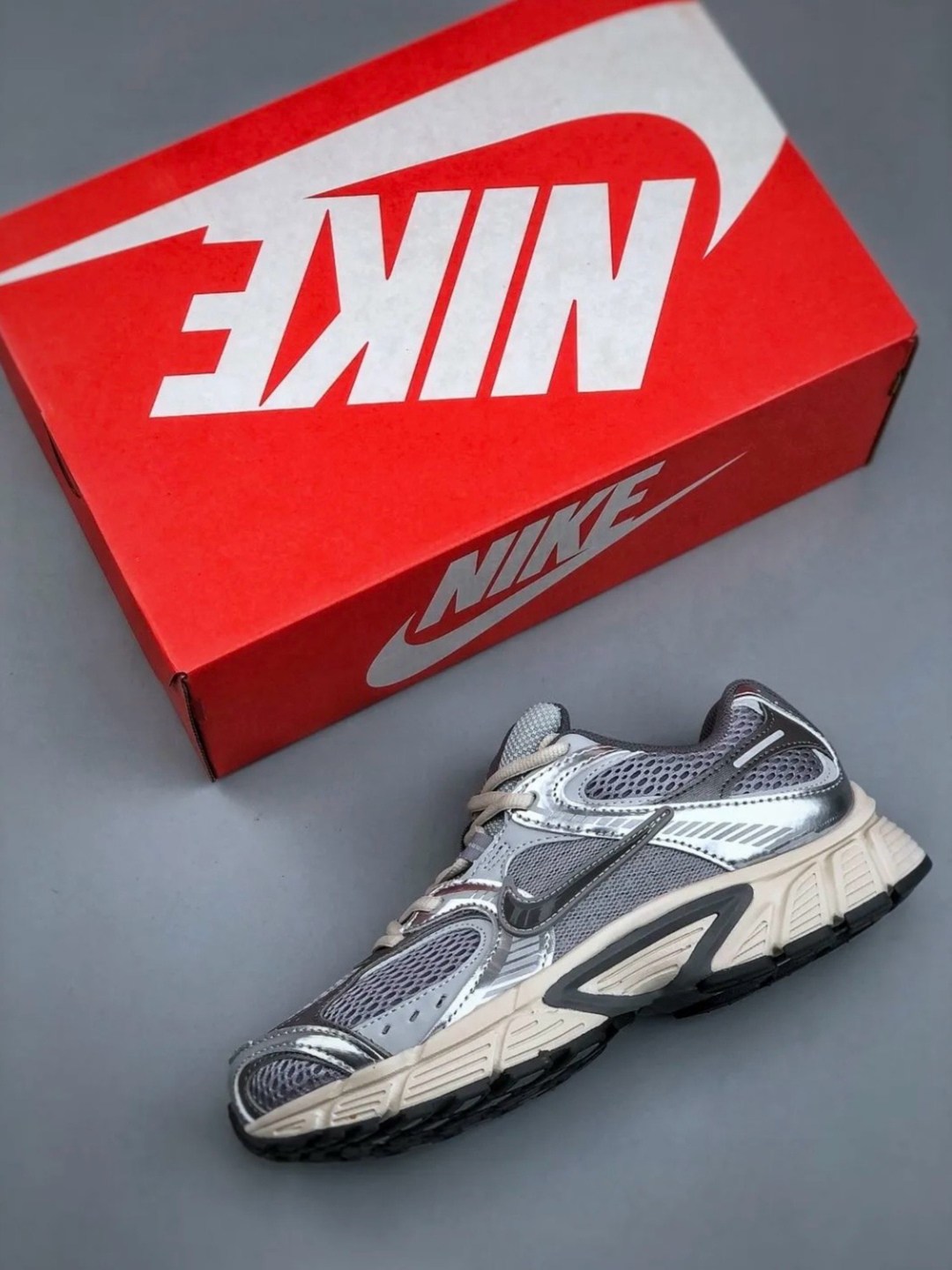 кроссовки nike,модные кроссовки,спортивная ,повседневные кроссовки,повседневная