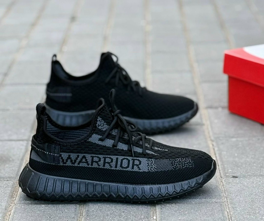 кроссовки adidas yeezy 350 boost v2 цвет черный,кроссовки,кроссовки изики мужские,мужские кроссовки,кроссовка мужской