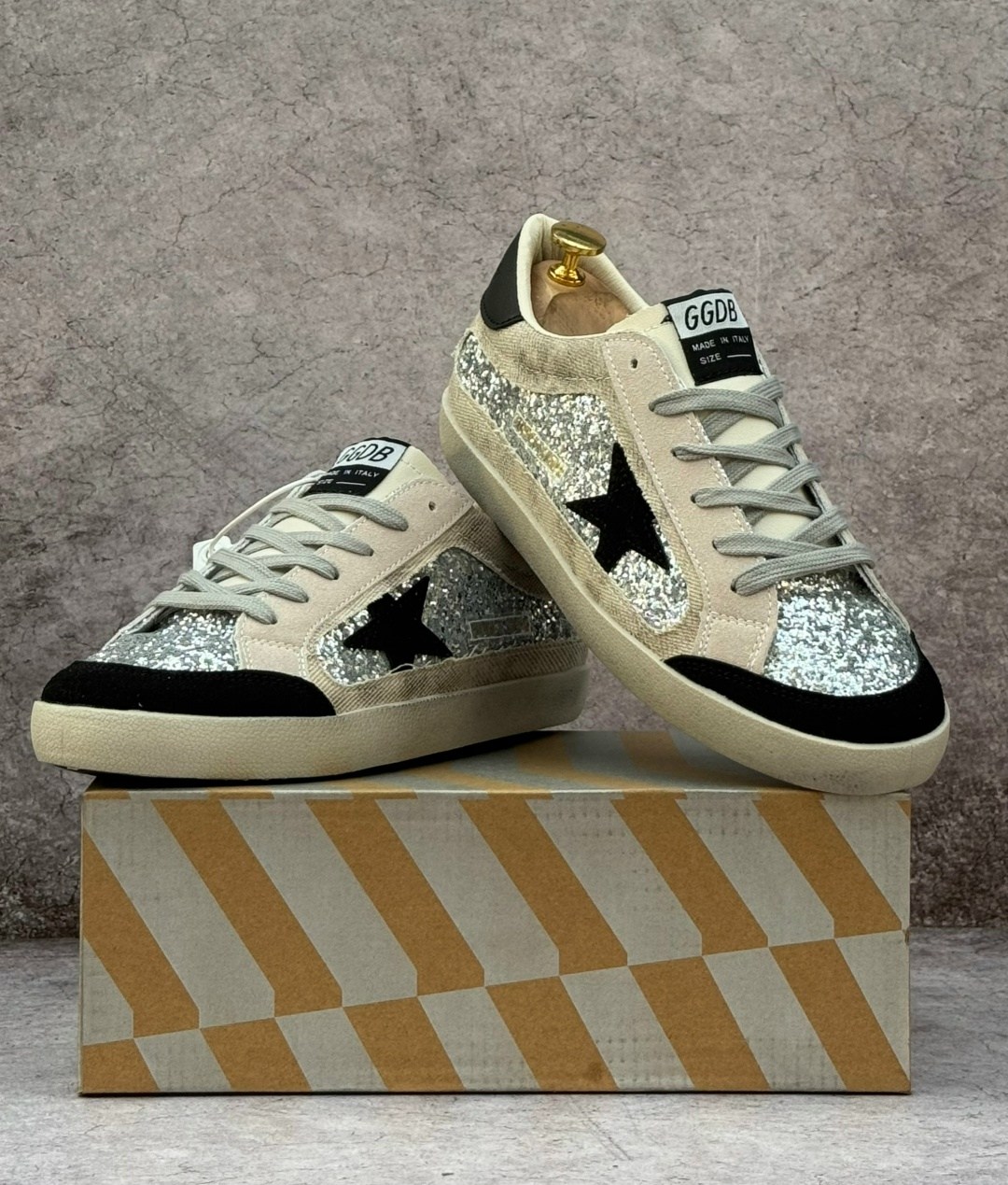 кеды golden goose,,golden goose кроссовки,кеды golden goose женские,кеды super-star с блестками golden goose черный