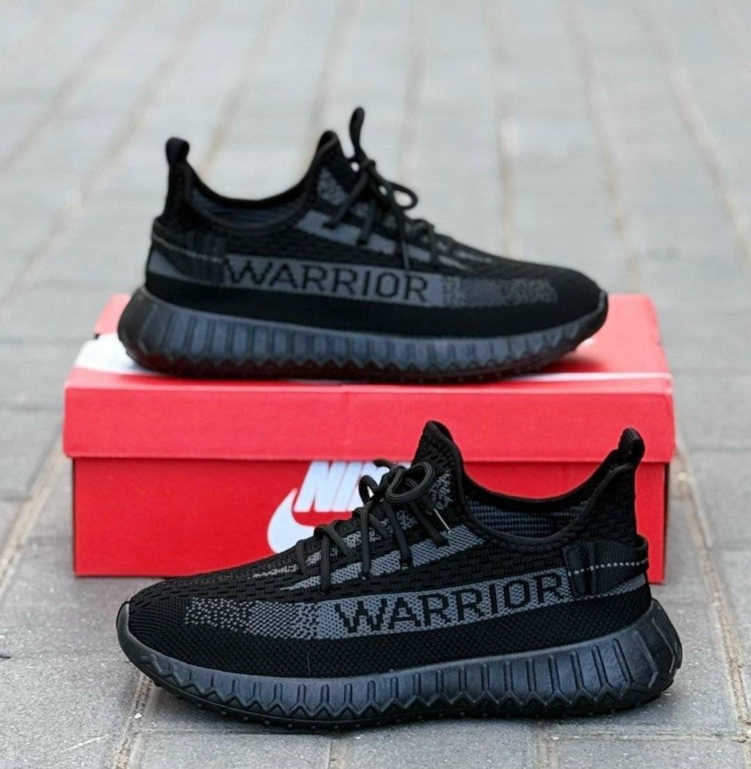 кроссовки adidas yeezy 350 boost v2 цвет черный,кроссовки,кроссовки изики мужские,мужские кроссовки,кроссовка мужской