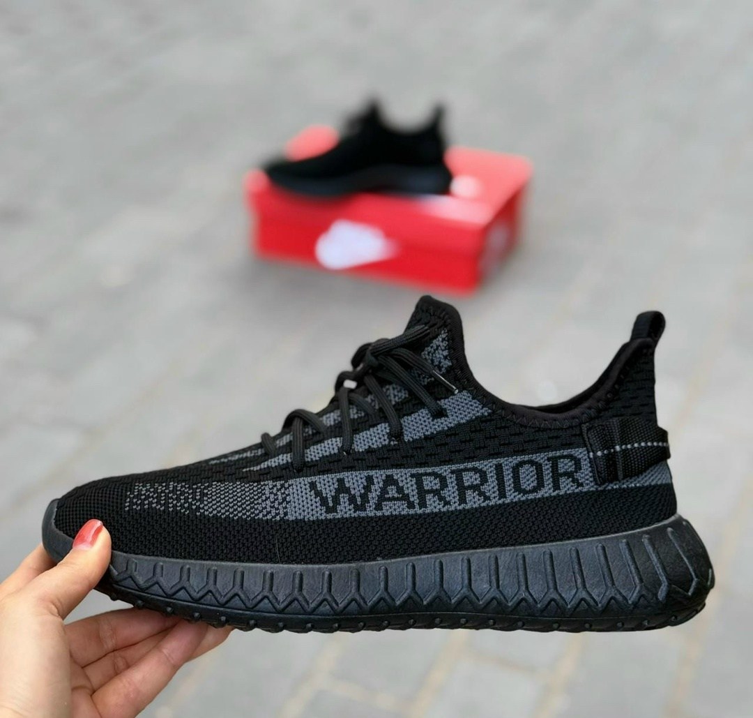 кроссовки adidas yeezy 350 boost v2 цвет черный,кроссовки,кроссовки изики мужские,мужские кроссовки,кроссовка мужской