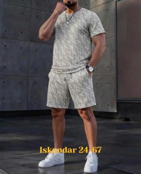 Костюм