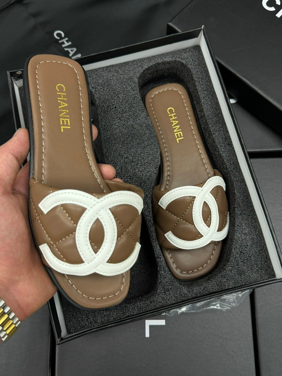 ,chanel slippers,шлепанцы chanel,тапочки шанель,шлепанцы женский chanel