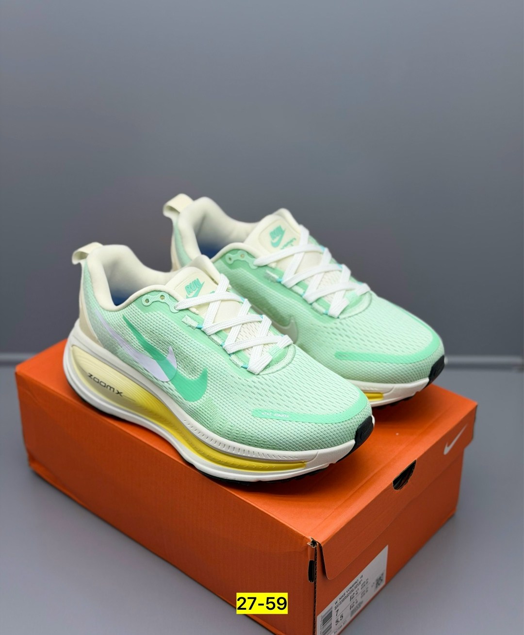 кроссовки,кроссовки nike,кроссовки мужские женские,спортивная ,кроссовки nike vomero