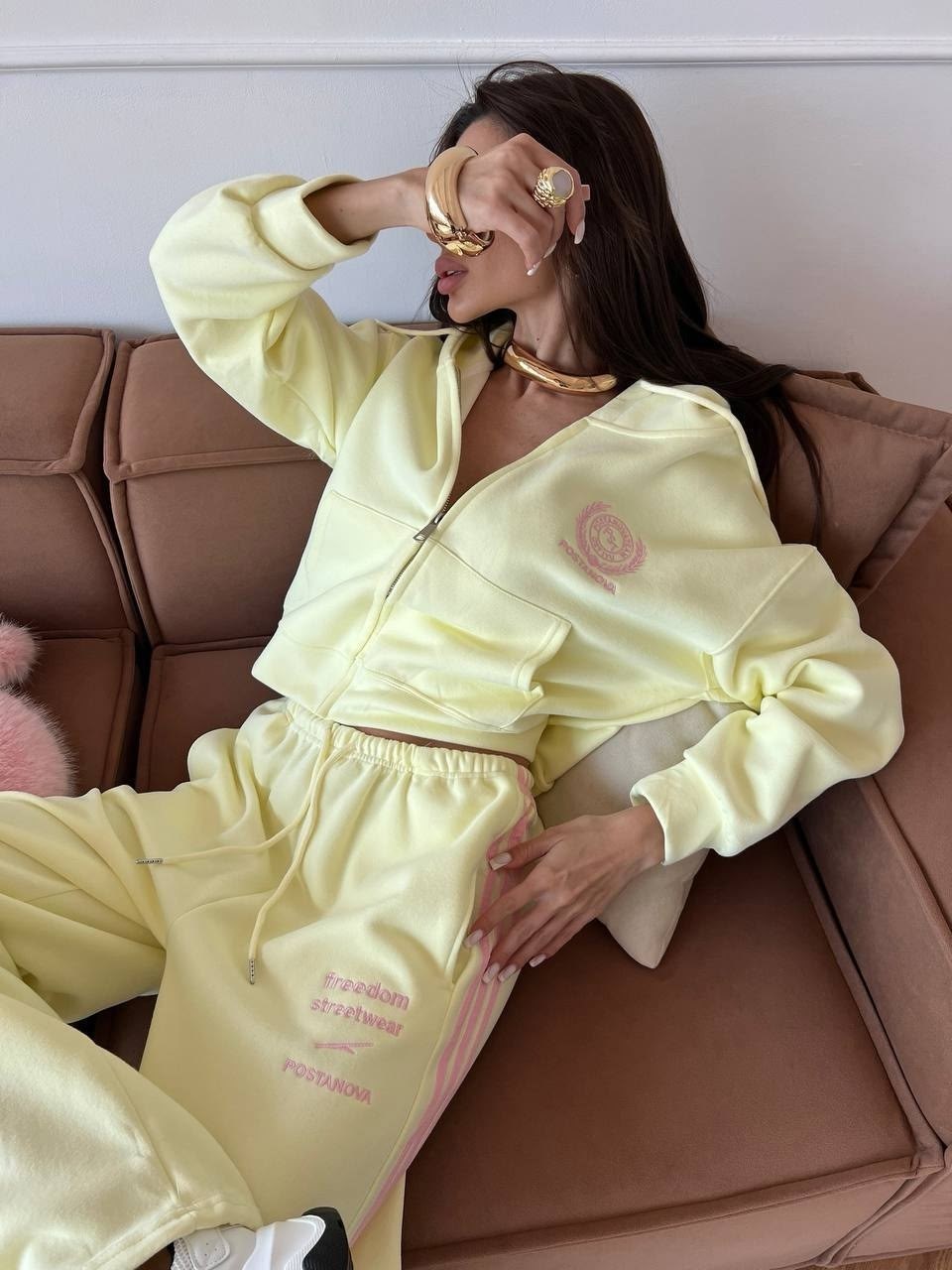 спортивный костюм двойка sporty&rich w suits,костюм спортивный женский,спортивный костюм двойка sporty&rich w suits цвет желтый лимонный,костюмчик,спортивный костюм