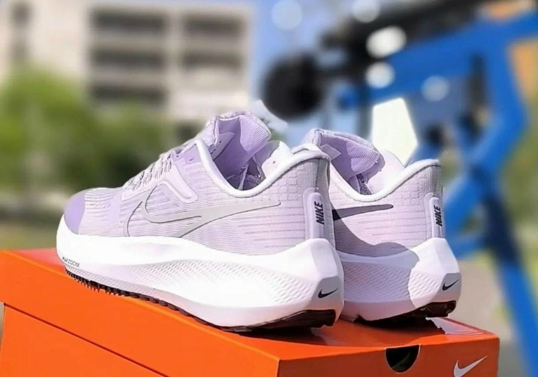 кроссовки,nike кроссовки,повседневные кроссовки,женские кроссовки найк вомеро белые,кроссовки 500р