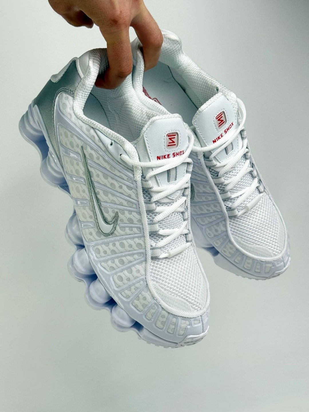 nike shox tl white metallic silver,кроссовки nike shox tl для бега белые мужские женские,кроссовки nike shox tl,кроссовки nike shox tl white metallic silver,кроссовки nike shox white