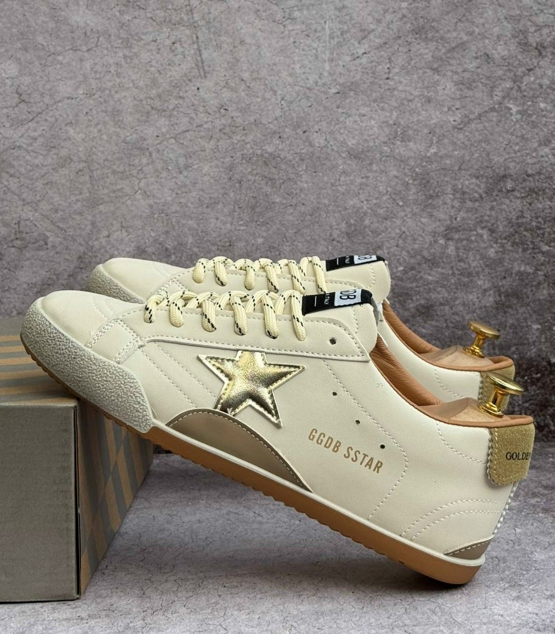 кроссовки golden goose ball-star low-top бежевый,,кроссовки golden goose,golden goose кроссовки ball star коричневый,кеды golden goose