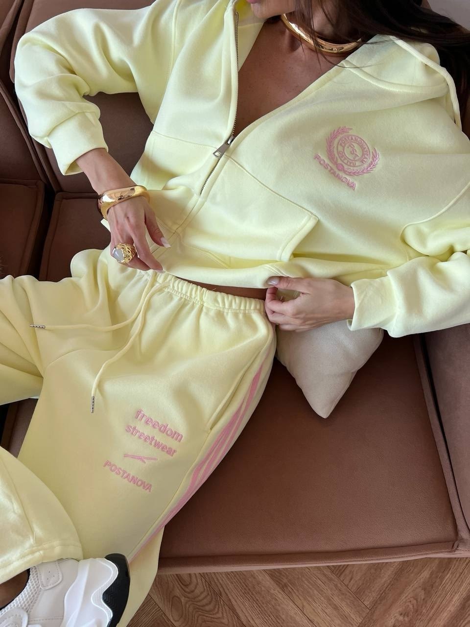 спортивный костюм двойка sporty&rich w suits,костюм спортивный женский,спортивный костюм двойка sporty&rich w suits цвет желтый лимонный,костюмчик,спортивный костюм
