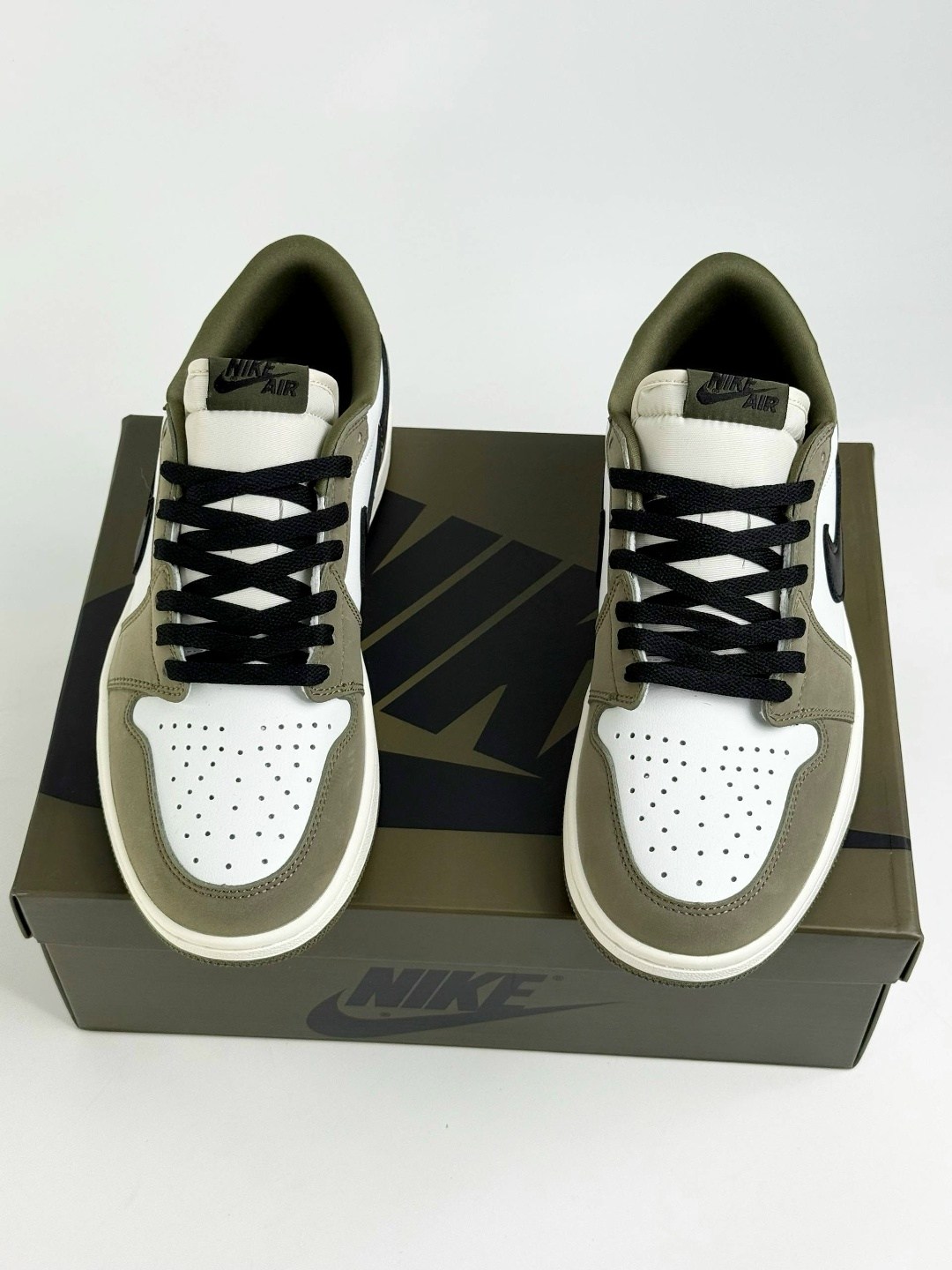кроссовки nike air jordan 1 low,кроссовки,nike air jordan 1 low,кроссовки nike air jordan 1 low x travis scott,air jordan 1 low