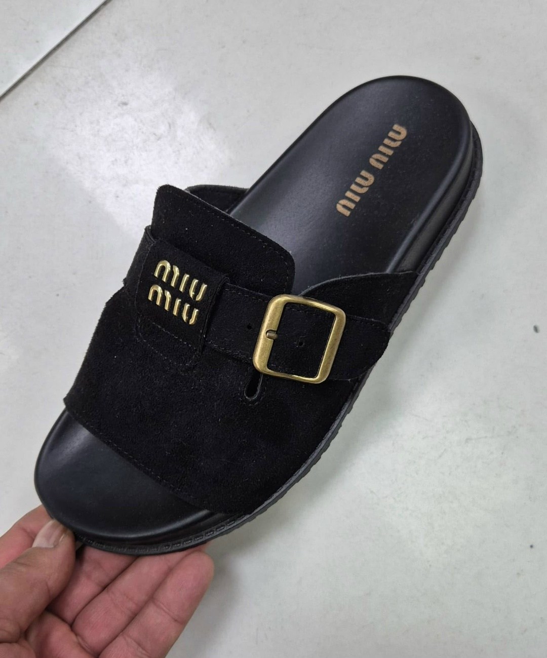 ,шлепанцы miu miu,шлепки женские,женские шлепанцы,сандали