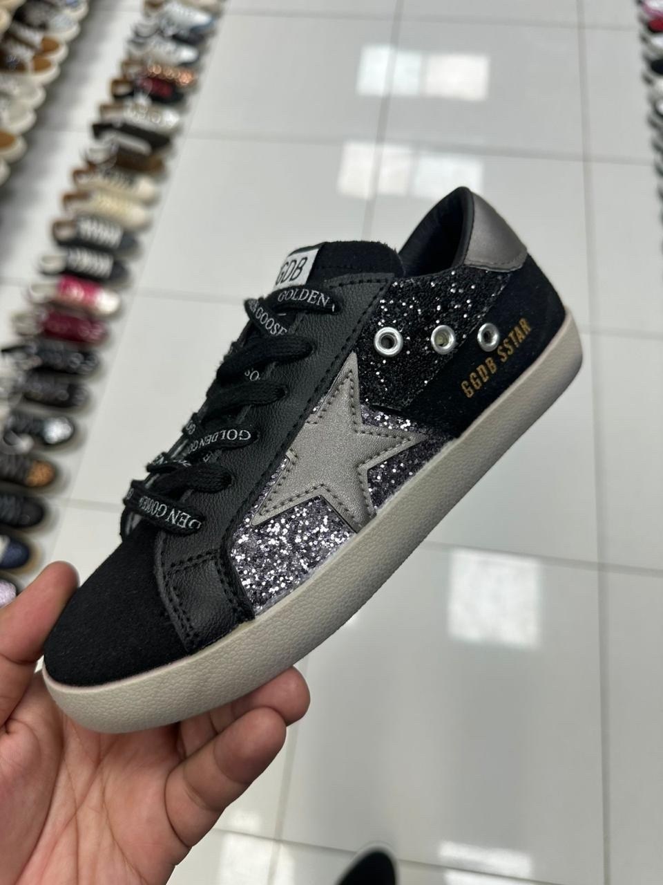 golden goose кеды super-star с блестками серебристый,,кеды golden goose superstar серебряный,кеды golden goose hi star glitter low-top,golden goose superstar silver glitter sneakers
