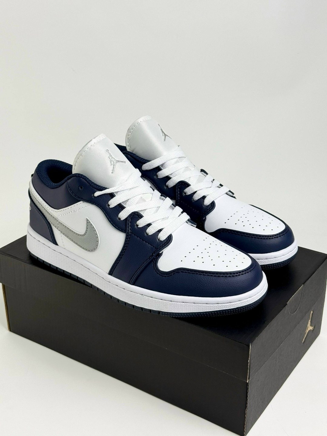 nike air jordan 1 low,кроссовки nike air jordan 1 low,nike air jordan 1 low midnight navy,air jordan 1 low navy blue,air jordan 1 low white/black-midnight navy 309192-101