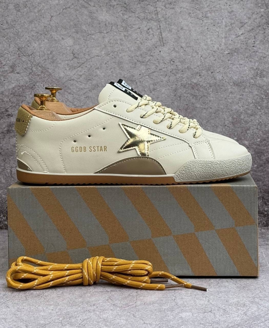 кроссовки golden goose ball-star low-top бежевый,,кроссовки golden goose,golden goose кроссовки ball star коричневый,кеды golden goose