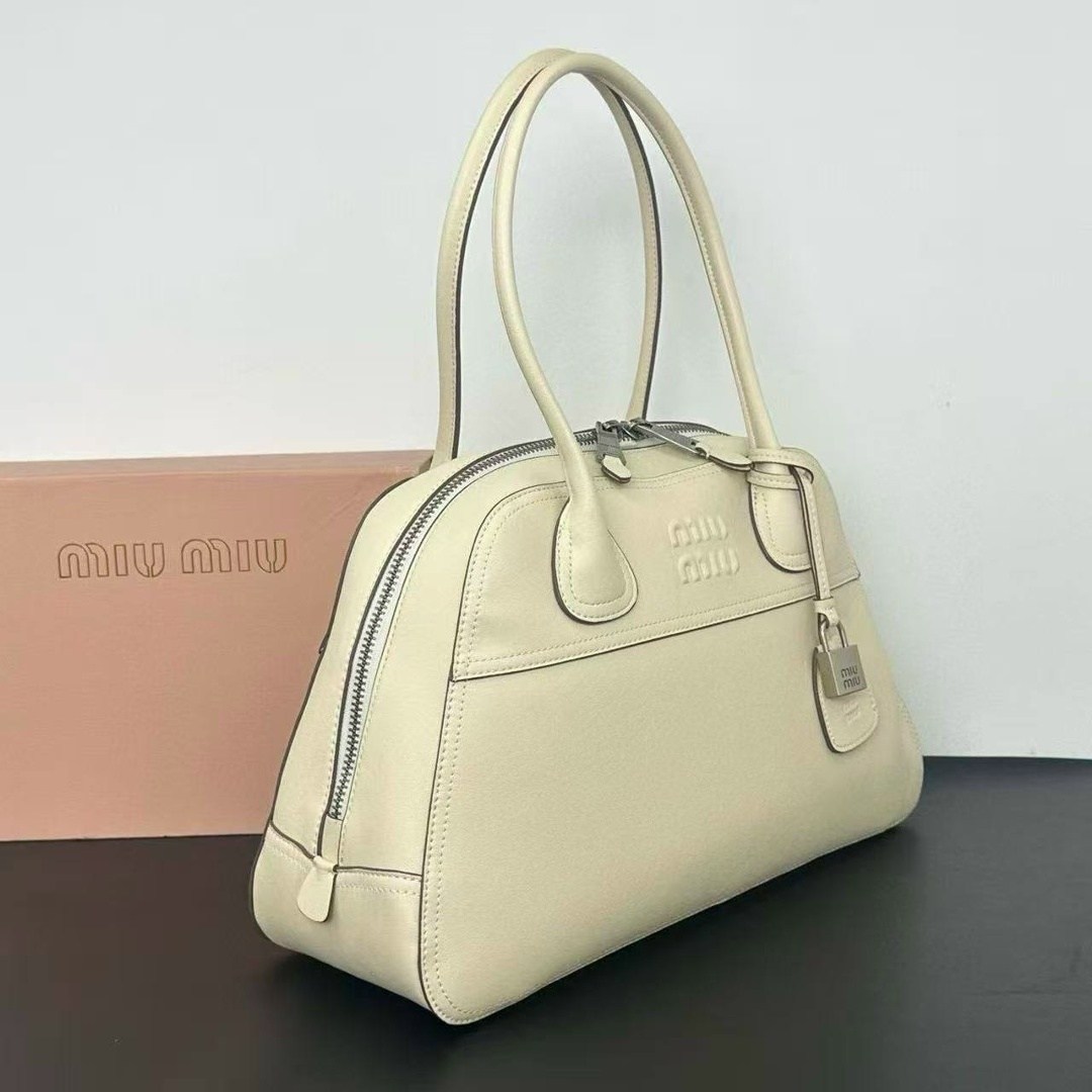 сумка miu miu,сумка,сумка кросс-боди через плечо miu miu,женская сумка miu miu,женская сумка