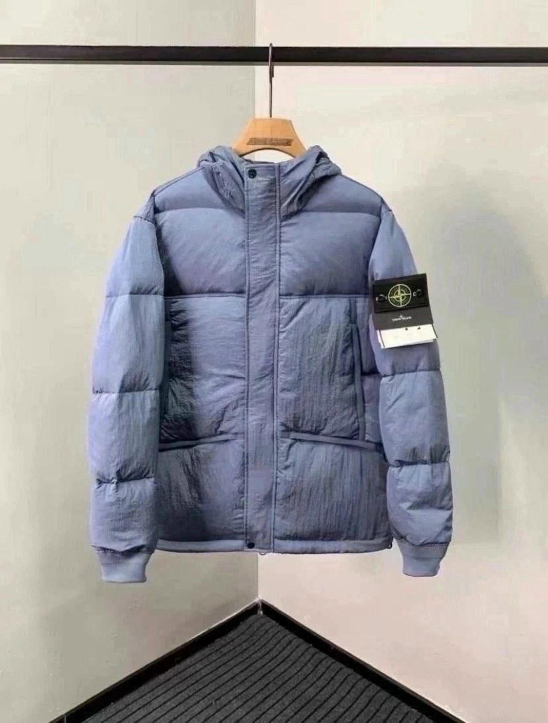 зимняя куртка stone island,пуховик stone island,куртка зимняя мужская stone island,удлиненный зимний пуховик с патчем stone island,пуховик stone island nylon metal down-tc