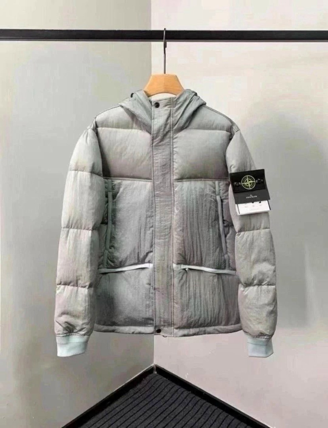 зимняя куртка stone island,пуховик stone island,куртка зимняя мужская stone island,удлиненный зимний пуховик с патчем stone island,пуховик stone island nylon metal down-tc