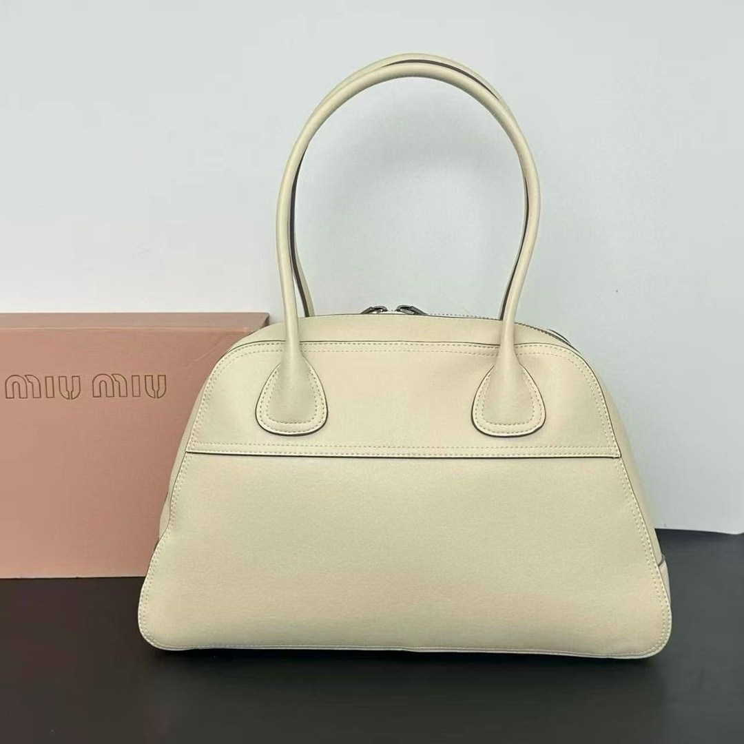 сумка miu miu,сумка,сумка кросс-боди через плечо miu miu,женская сумка miu miu,женская сумка