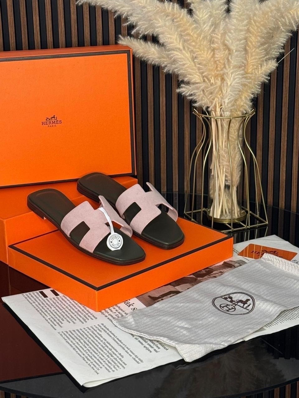 шлепки hermes женские,шлепанцы hermes,шлепки hermes 2026,шлепки hermes,тапки hermes женские