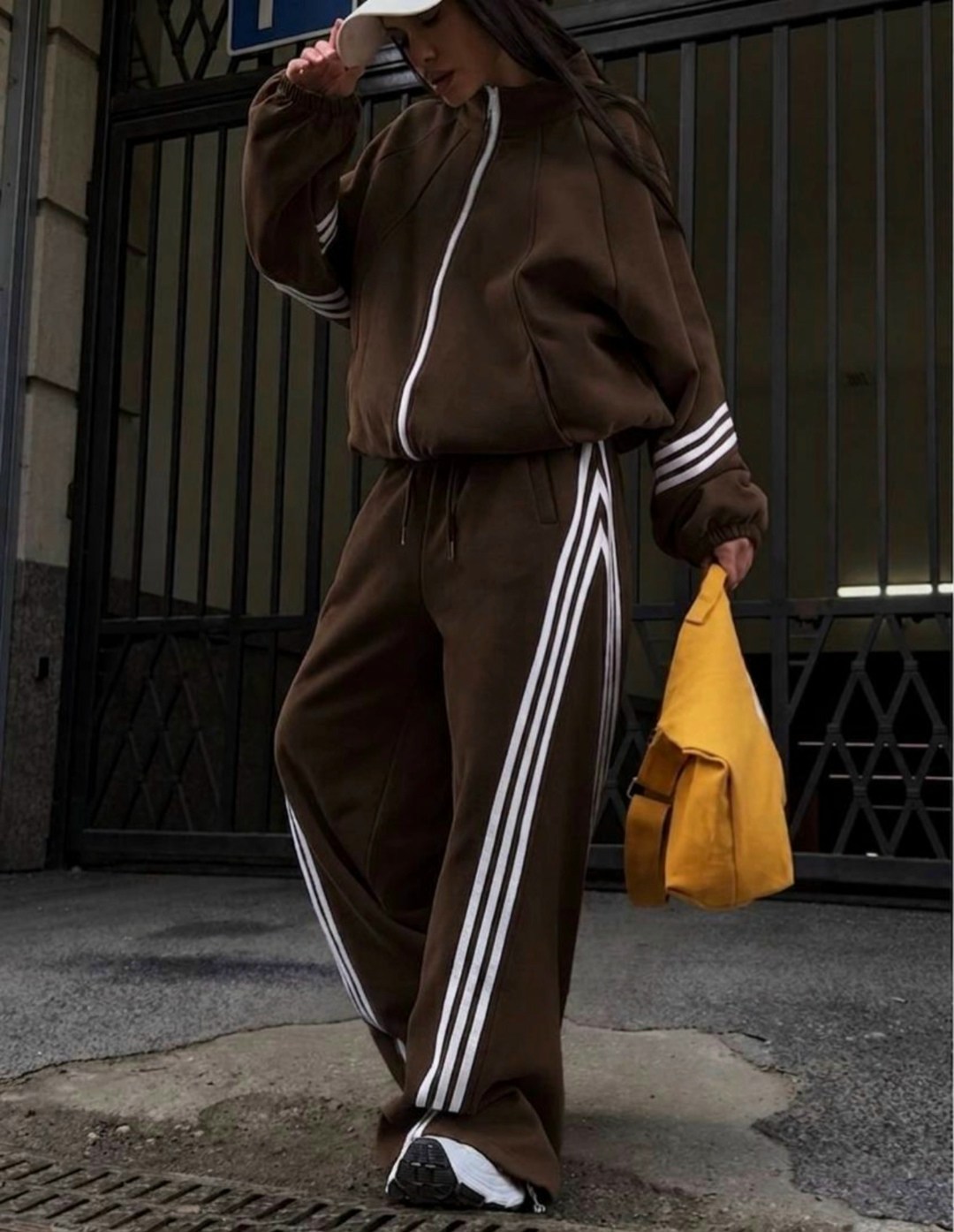стильные костюмы,спортивные костюмы на флисе,новый костюм,женский костюм,комплект одежды adidas sportswear