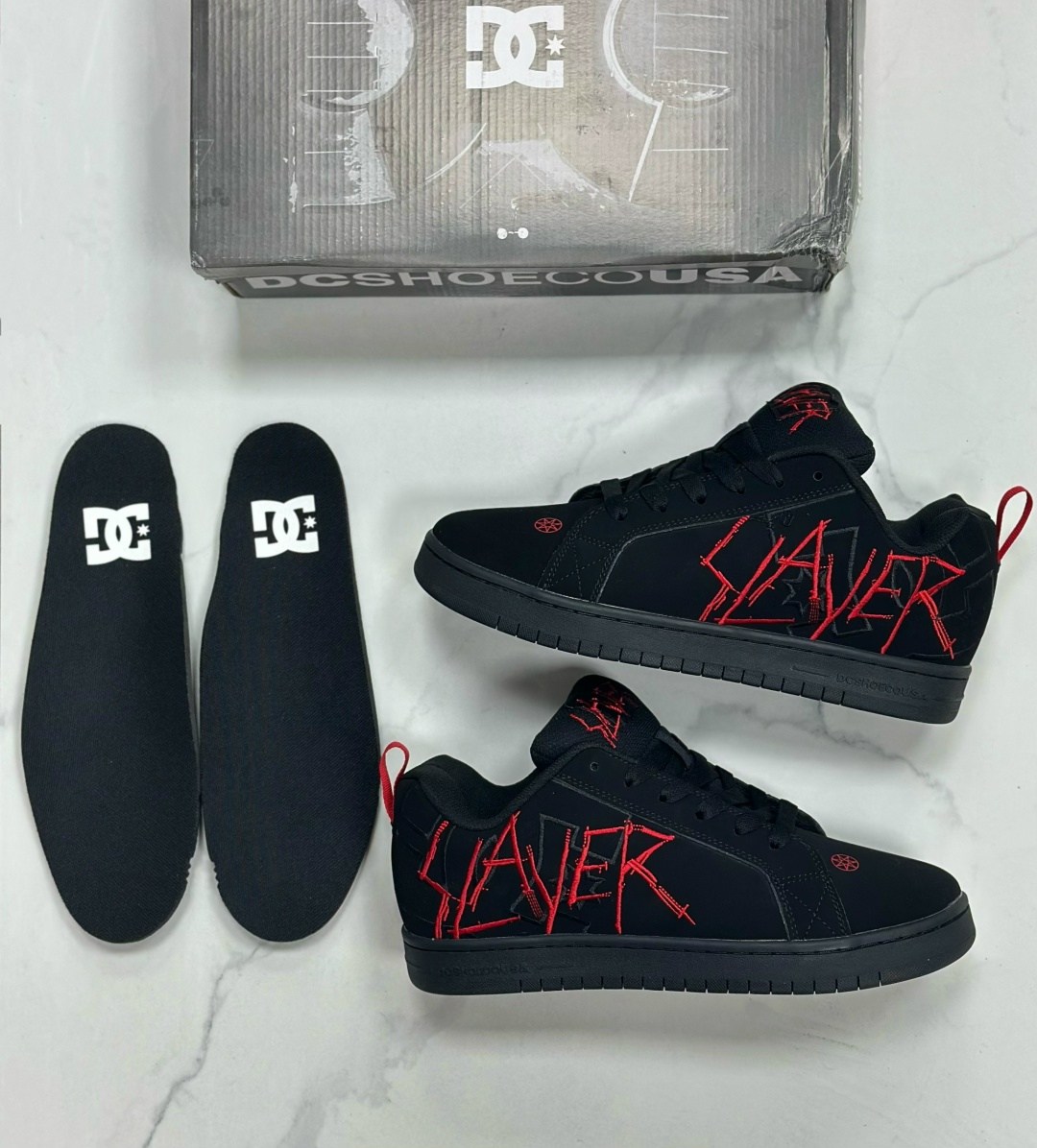 dc x slayer ct graffik shoes black black red,кроссовки slayer,кроссовки slayer court graffik dc shoes,кроссовки dc slayer court graffik,dc x slayer court graffik skate shoes black black red