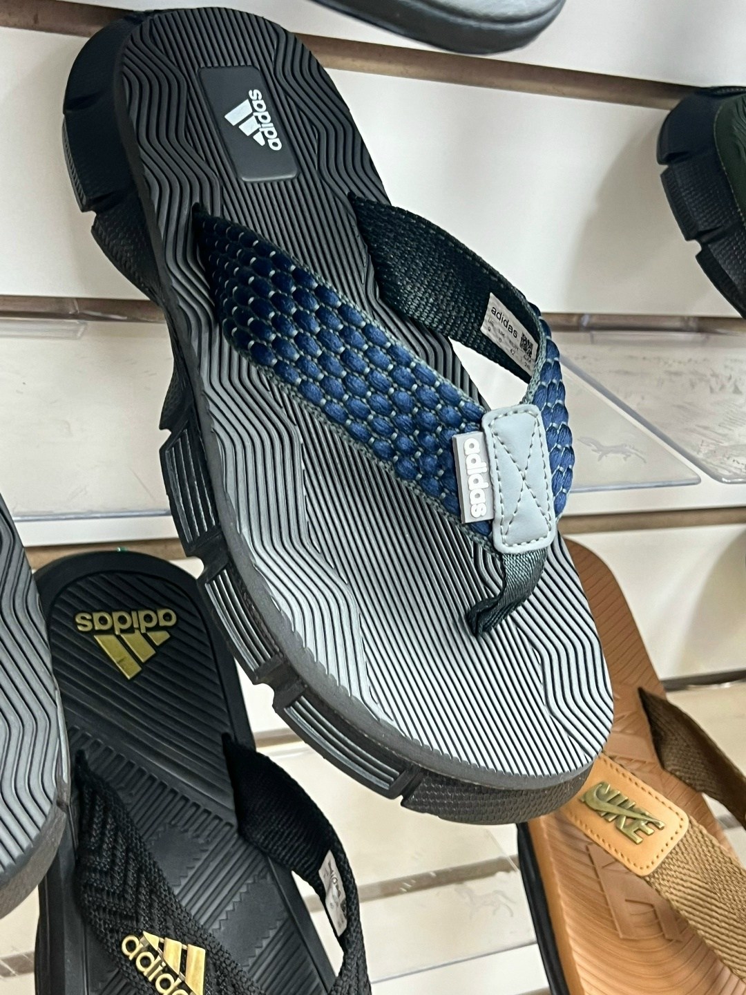 сланцы adidas,шлепанцы adidas,сланцы мужские adidas calo 5 m,сланцы адидас буст оригинальные,мужские сланцы