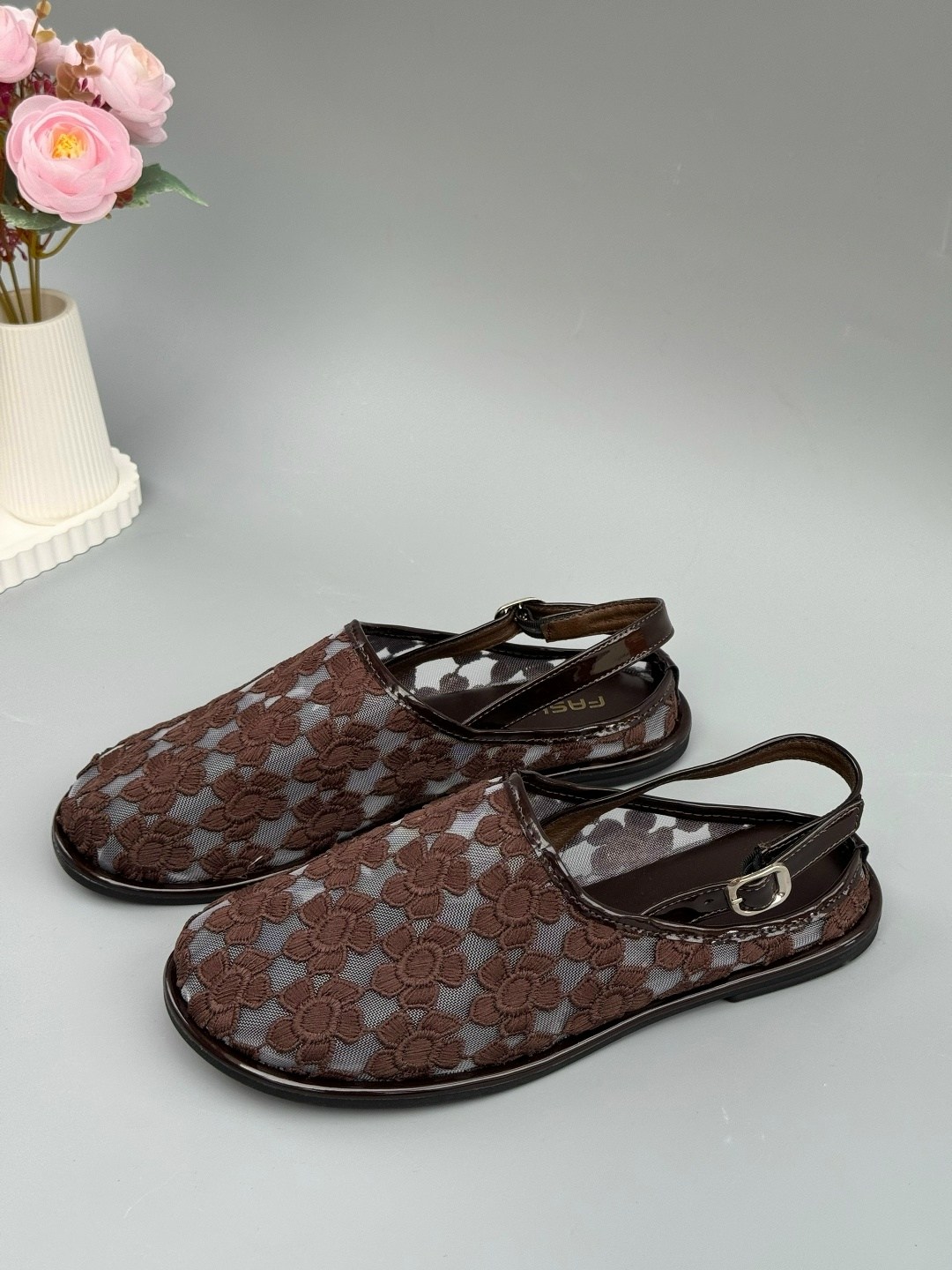 ,мюли louis vuitton,шлепанцы женские louis vuitton,сабо louis vuitton,тапочки гуччи коричневые