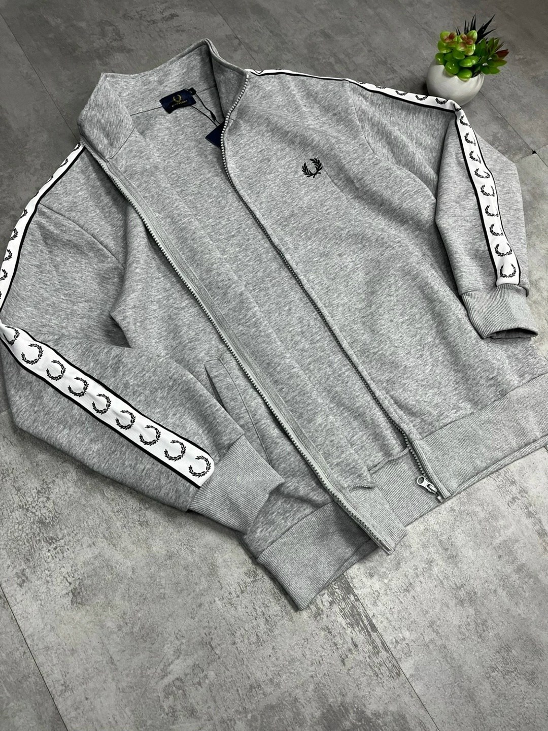 олимпийка fred perry с лампасами,fred perry олимпийка,мужская кофта,кофта для мужчин,кофта для мужчин трикотаж