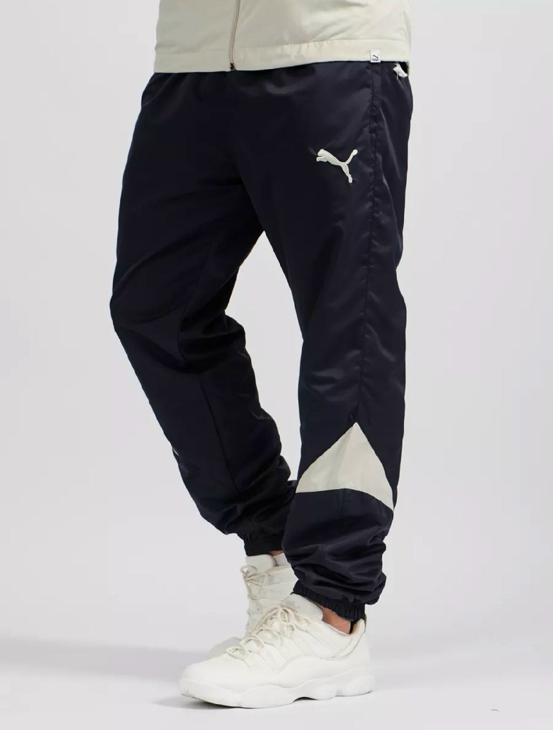 ветровка puma essentials solid windbreaker,ветровка puma,ветровка puma relaxed windbreaker цвет: бежевый,ветровка puma ess solid windbreaker,ветровка puma windbreaker цвет: серый pu053emccf61
